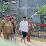 Bupati Kutai Kartanegara meninjau lokasi banjir di Kelurahan Timbau